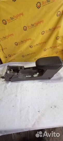 Подлокотник Форд Фокус 2 Рестайлинг седан 1 2009