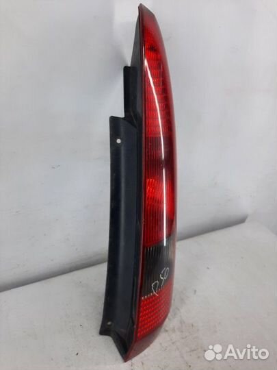 Фонарь задний правый Ford Fusion хэтчбэк 5 дв. 1.4