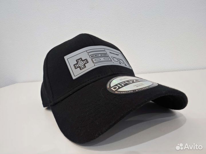 Бейсболка Difuzed: Nintendo: NES Curved Bill Cap