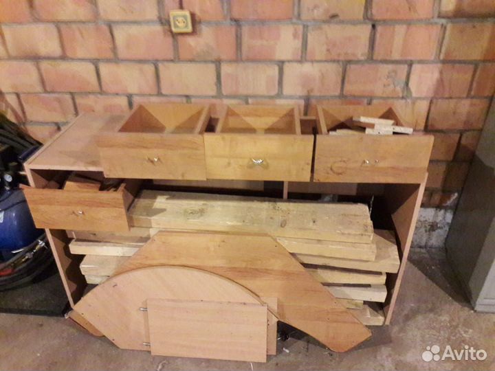 Компьютерный стол