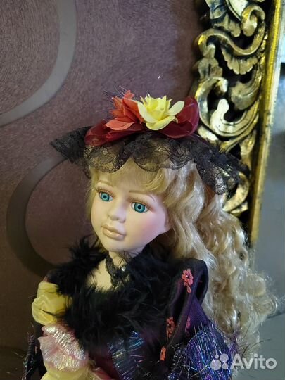 Кукла фарфоровая коллекционная