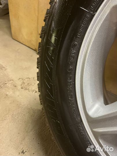 Bridgestone Blizzak WS-60 215/65 R16 98S
