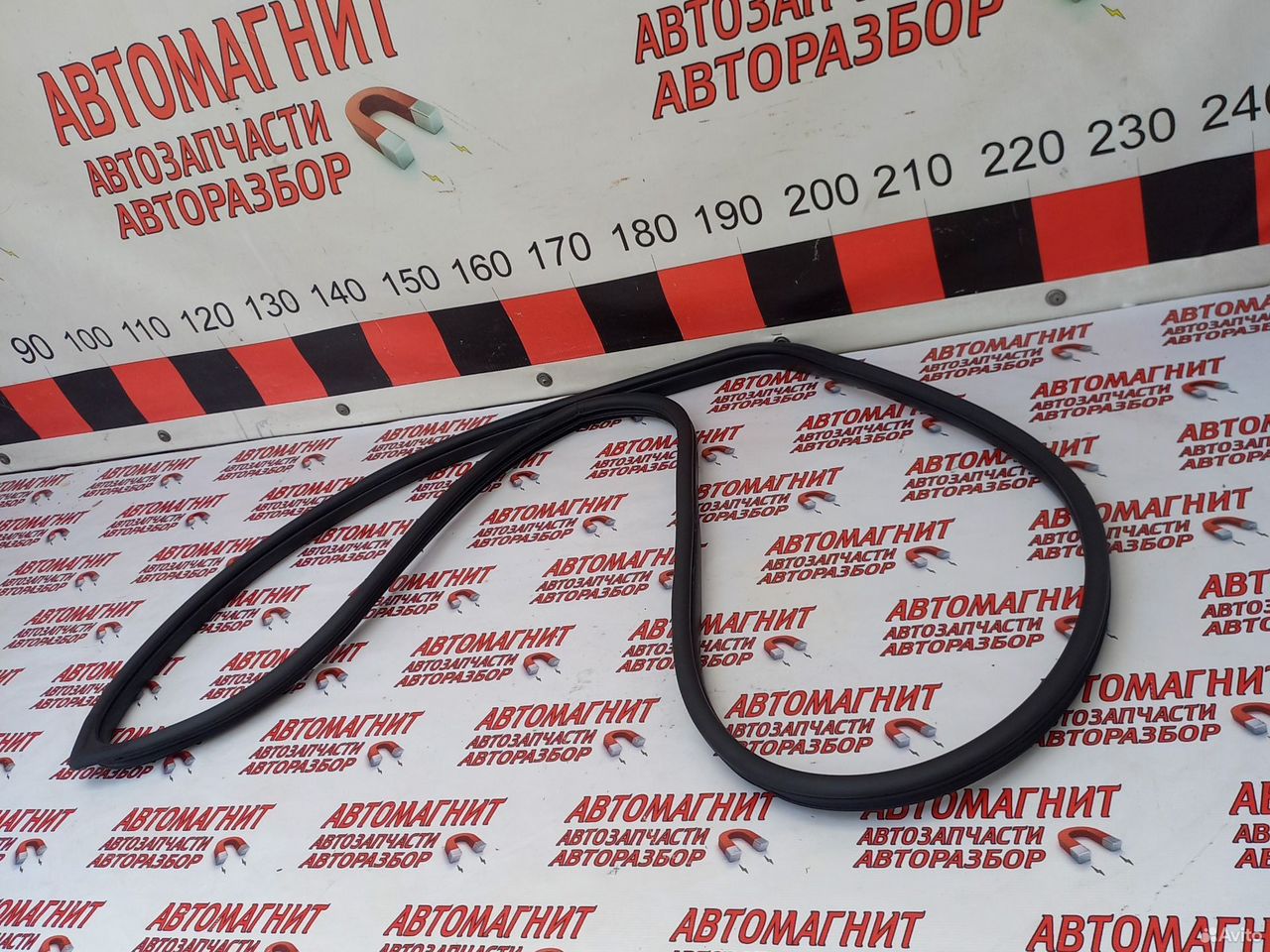 Уплотнитель двери задней левой Хендай Элантра 6 AD