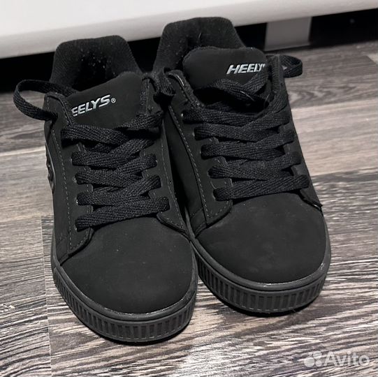 Роликовые кроссовки heelys