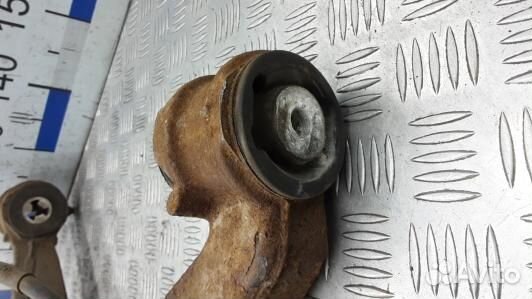 Ступица задняя левая volkswagen transporter T5 (FB