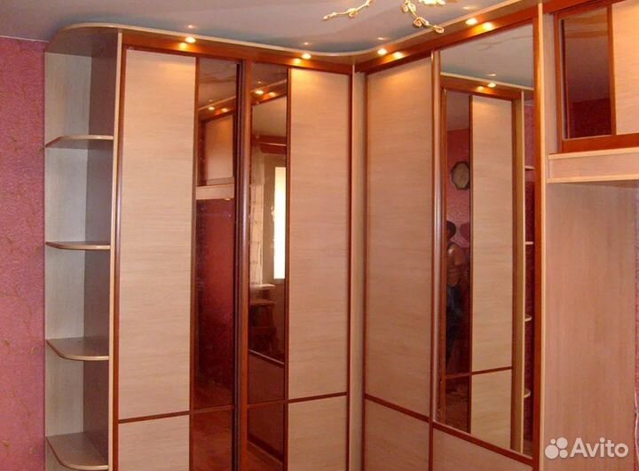 Угловой шкаф