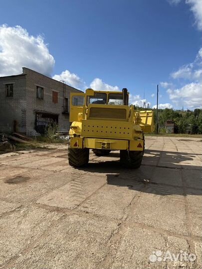 Фронтальный погрузчик Кировец К-700, 1983