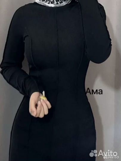 Платье черное