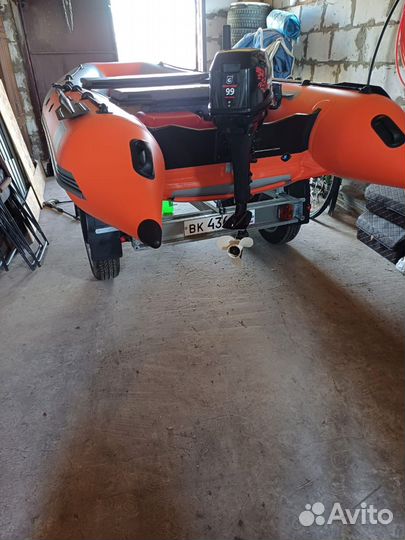 Моторная лодка