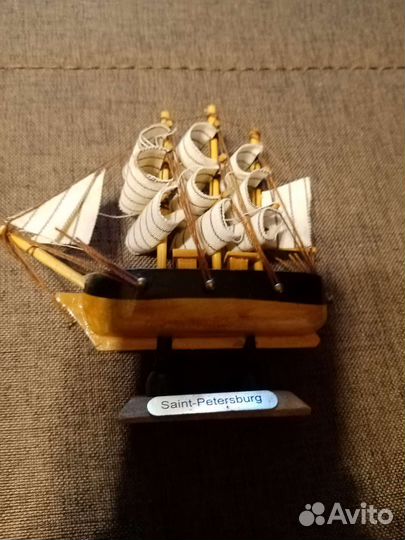 Кораблик деревянный очень красивый Санкт-Петербург