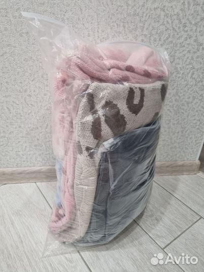 Большой пакет с разными вещами