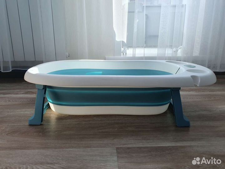 Детская ванночка для купания с термометром