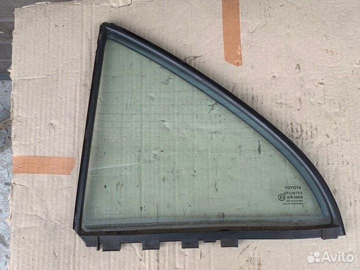 Форточка двери задняя левая Toyota Avensis 2 T250