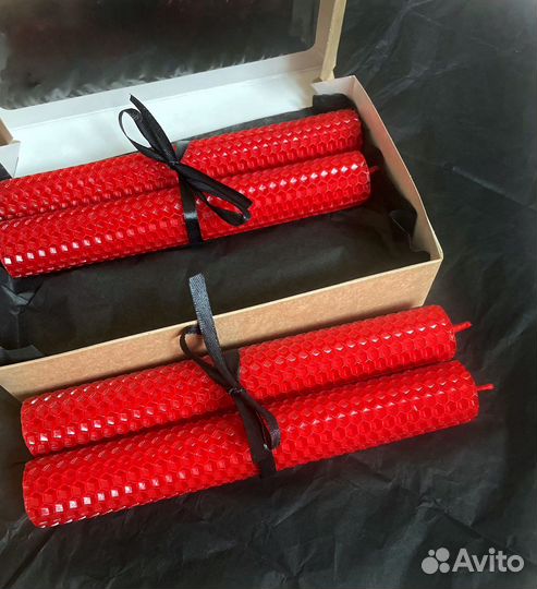 Набор красных свечей из вощины