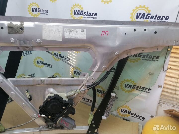 Стеклоподъемник правый Audi TT 8n