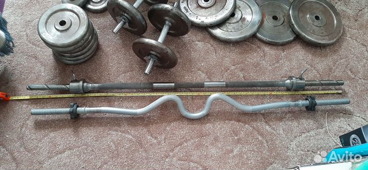 Штанга с блинами и гантели