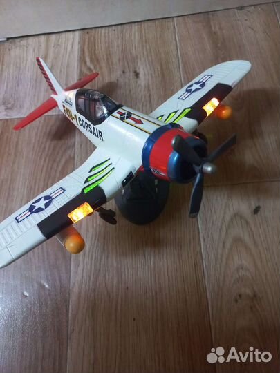 Сборная модель самолета F4U -1 corsair