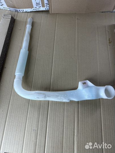 Трубка бачка омывателя Porshe Cayenne 958