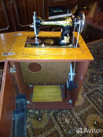 Швейная машинка 