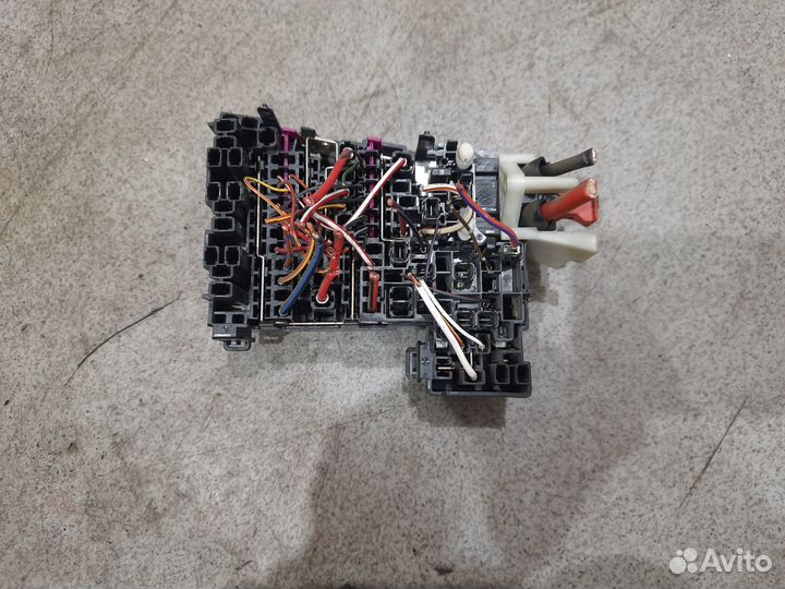 Блок предохранителей салона для Skoda Octavia A7