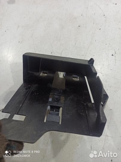 Кронштейн(крепление) блока управления (Audi Q8)