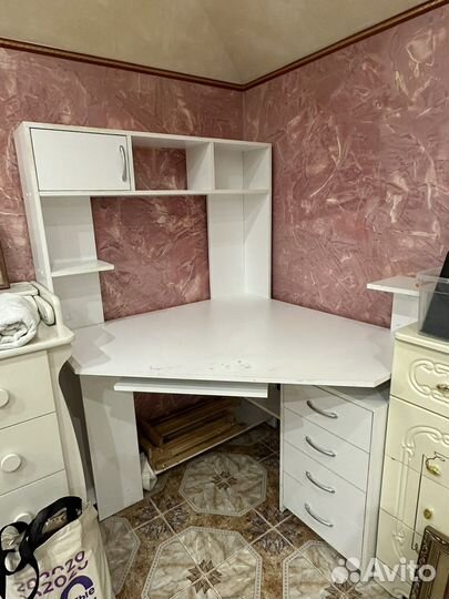 Компьютерный стол