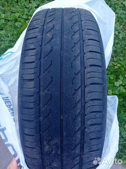 Hankook Optimo K406 215/65 R16