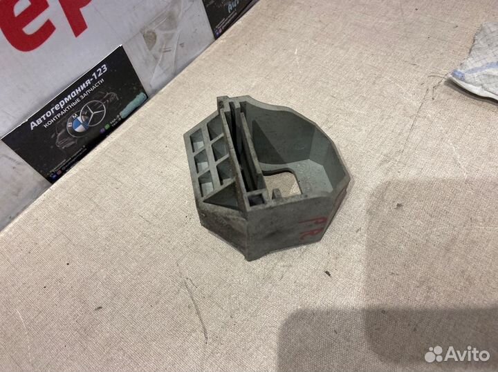 Кронштейн радиатора правый Bmw 120 E87 N46B20B