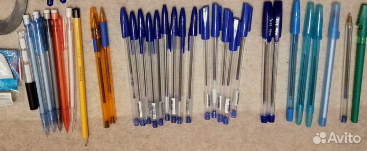 Ручки, карандаши, линейки и др