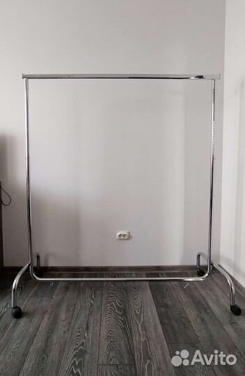 Вешалка напольная