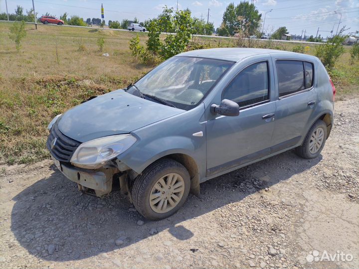 В разборе Renault Sandero 2012г 1.4