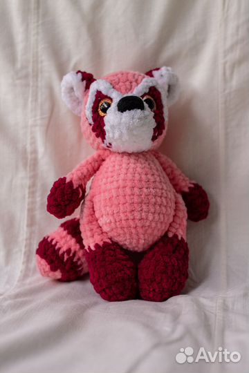 Енот ручной работы, игрушка вязаная