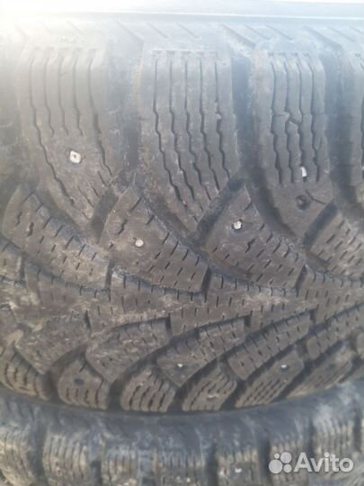 Nokian Tyres Hakkapeliitta 4 215/65 R16