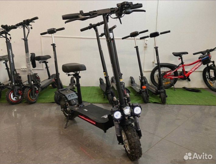 Электросамокат с внедорожными колесами Kugoo M5