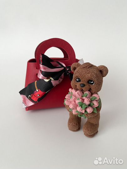 Шоколадная фигурка в подарок