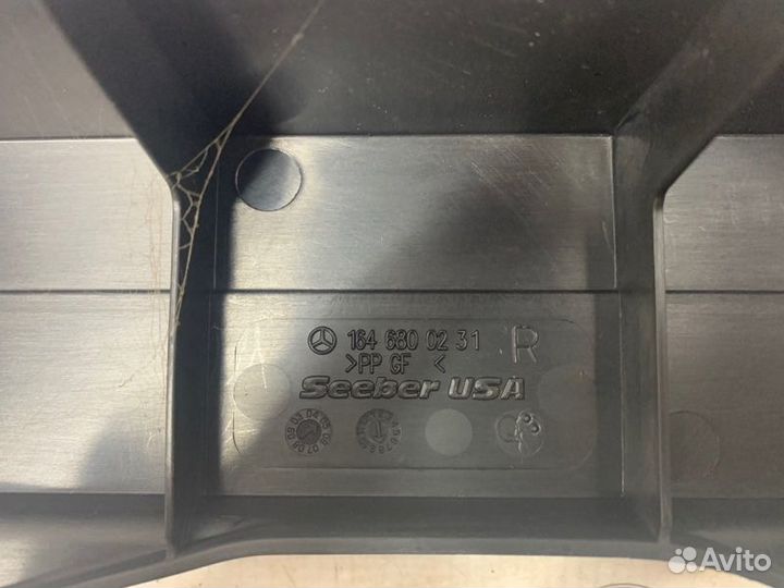 Направляющие пола багажника правое Mercedes Ml