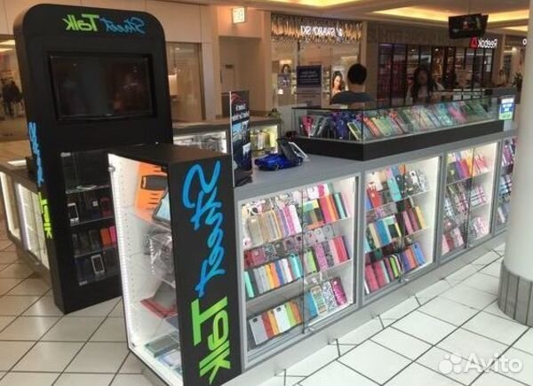 Точка по продаже аксессуаров для телефонов / В ТЦ