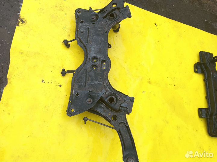 Suzuki сх 4 передний подрамник