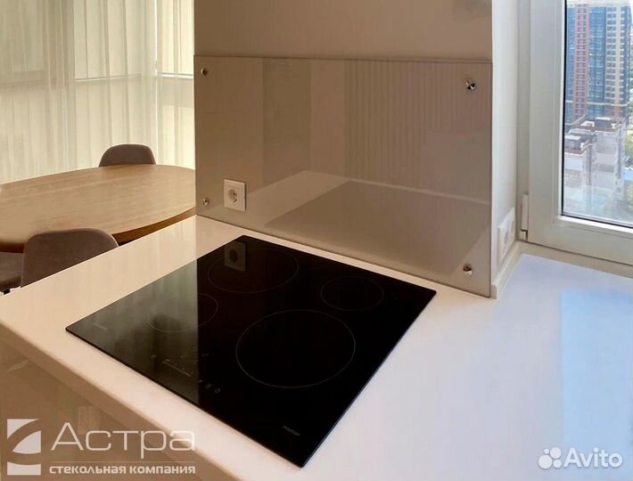 Кухонный стеклянный фартук с дизайном