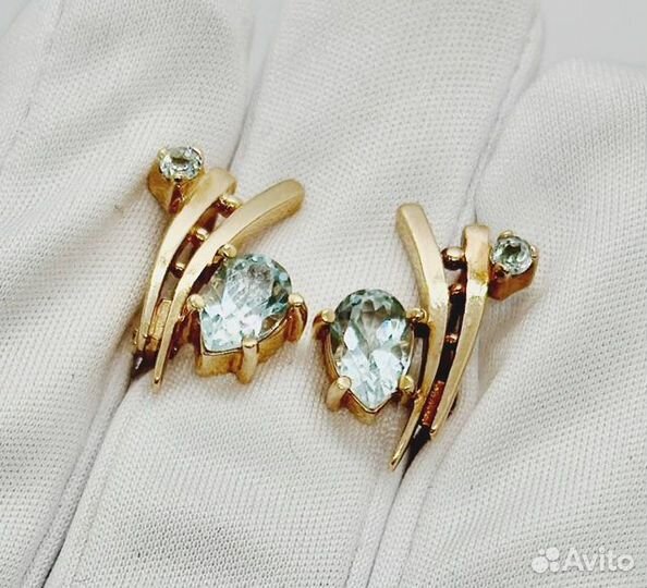 Серьги с синтетическим камнем Золото