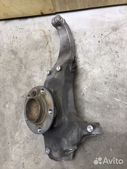 Кулак поворотный передний правый bmw f10 f11 f12
