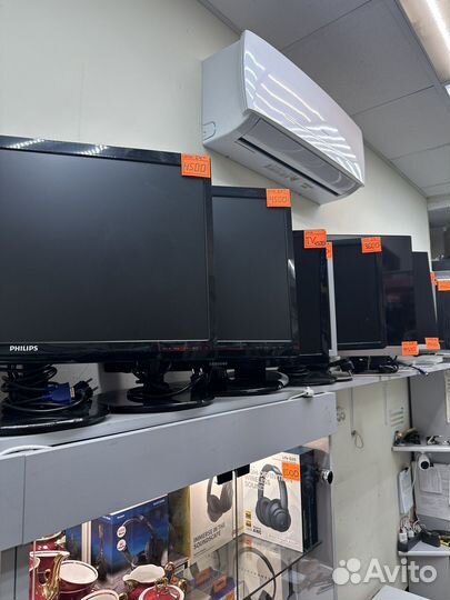 Мониторы в ассортименте