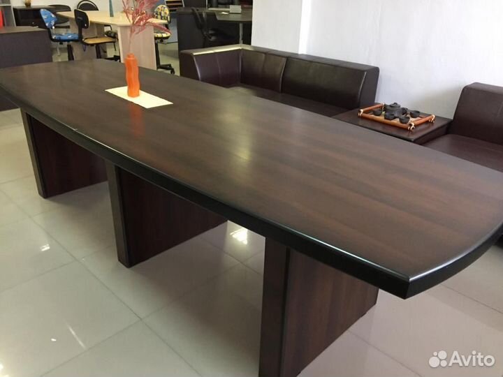 Стол для переговоров Capital