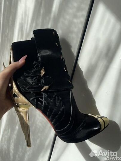 Косплей Арлекино с обувью