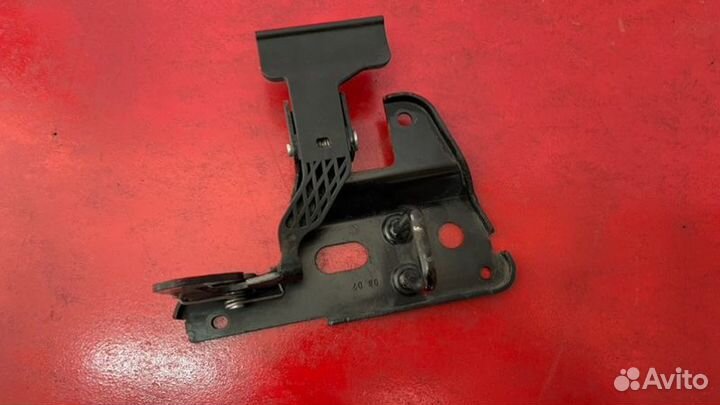 Замок капота Audi A6 C6 BDW 2.4 2004—2008