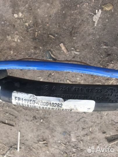 Горловина топливного бака на Mercedes w251