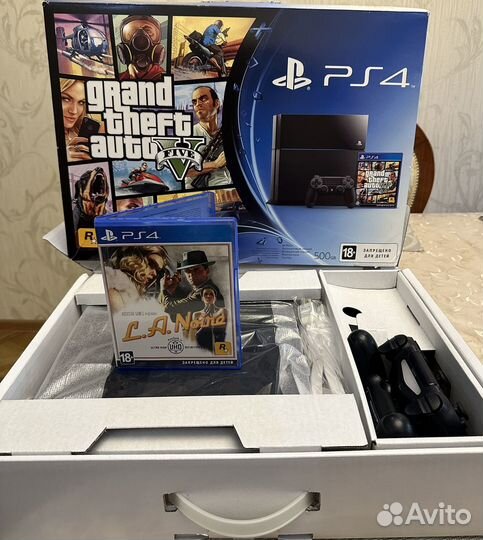 Sony playstation 4 (диск в подарок)