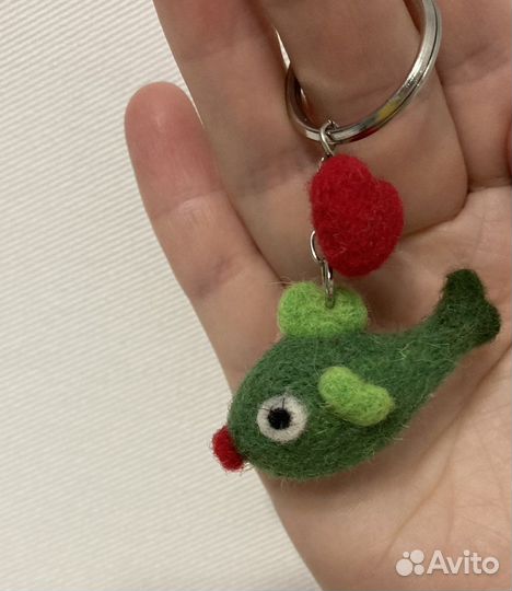 Игрушка брелок из шерсти рыбка ручной работы