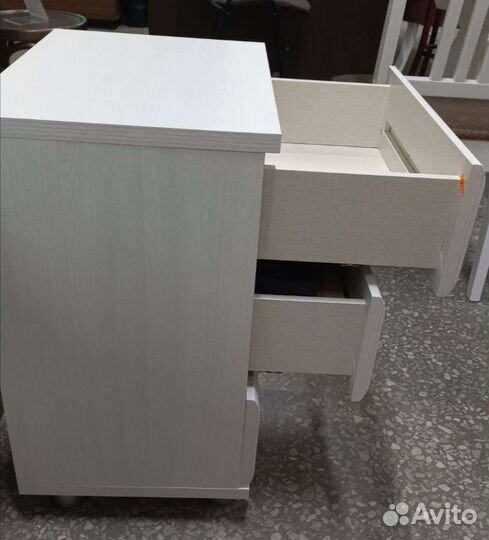 Тумба прикроватная