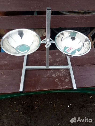 Кормушка для животных